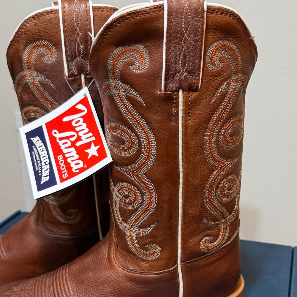 Tony Lama Women's Tan Western Boots with White Stitching - Picture 2 of 13